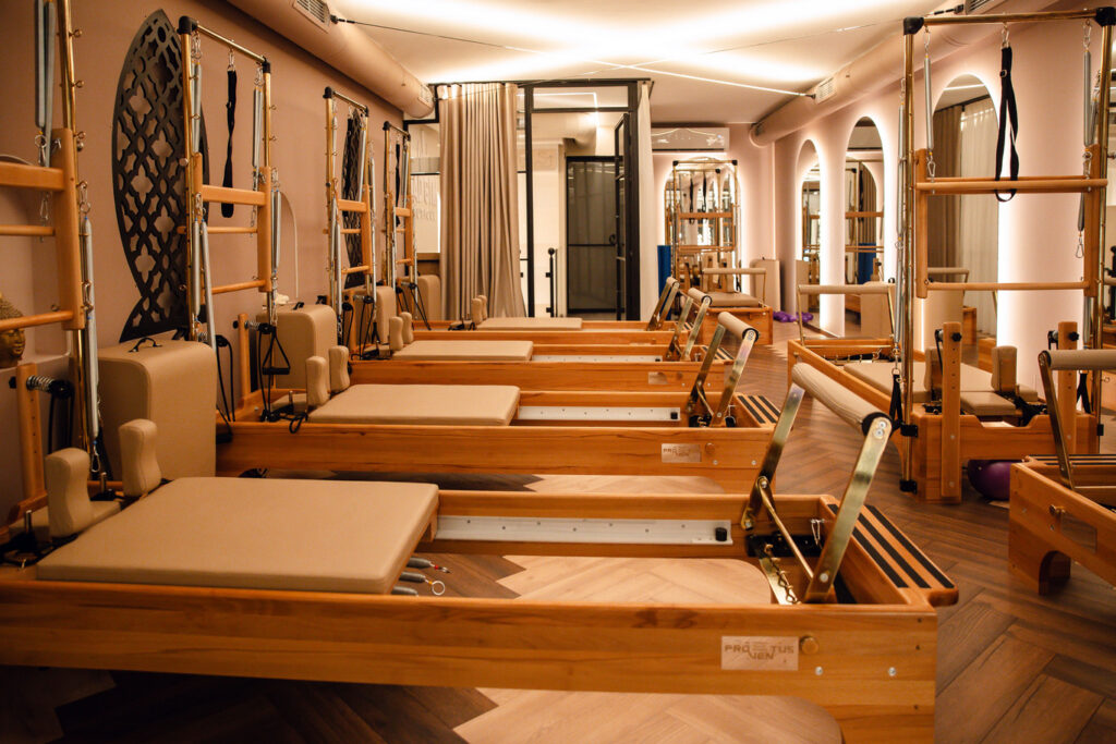Pilates Reformer studio στο κέντρο Θεσσαλονίκης – εξοπλισμός reformer στο MAD GYM Boutique Ερμού
